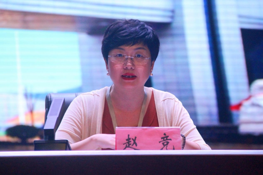 弦歌不輟育桃李，奮楫揚(yáng)帆啟新程 湖南幼專(zhuān)2025級(jí)新生開(kāi)啟人工智能應(yīng)用軟件學(xué)習(xí)之旅